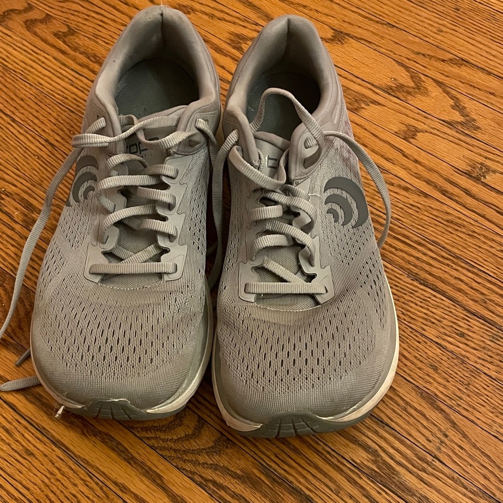 Topo M-Phantom 3 Grey Running Shoes for Men 10.5